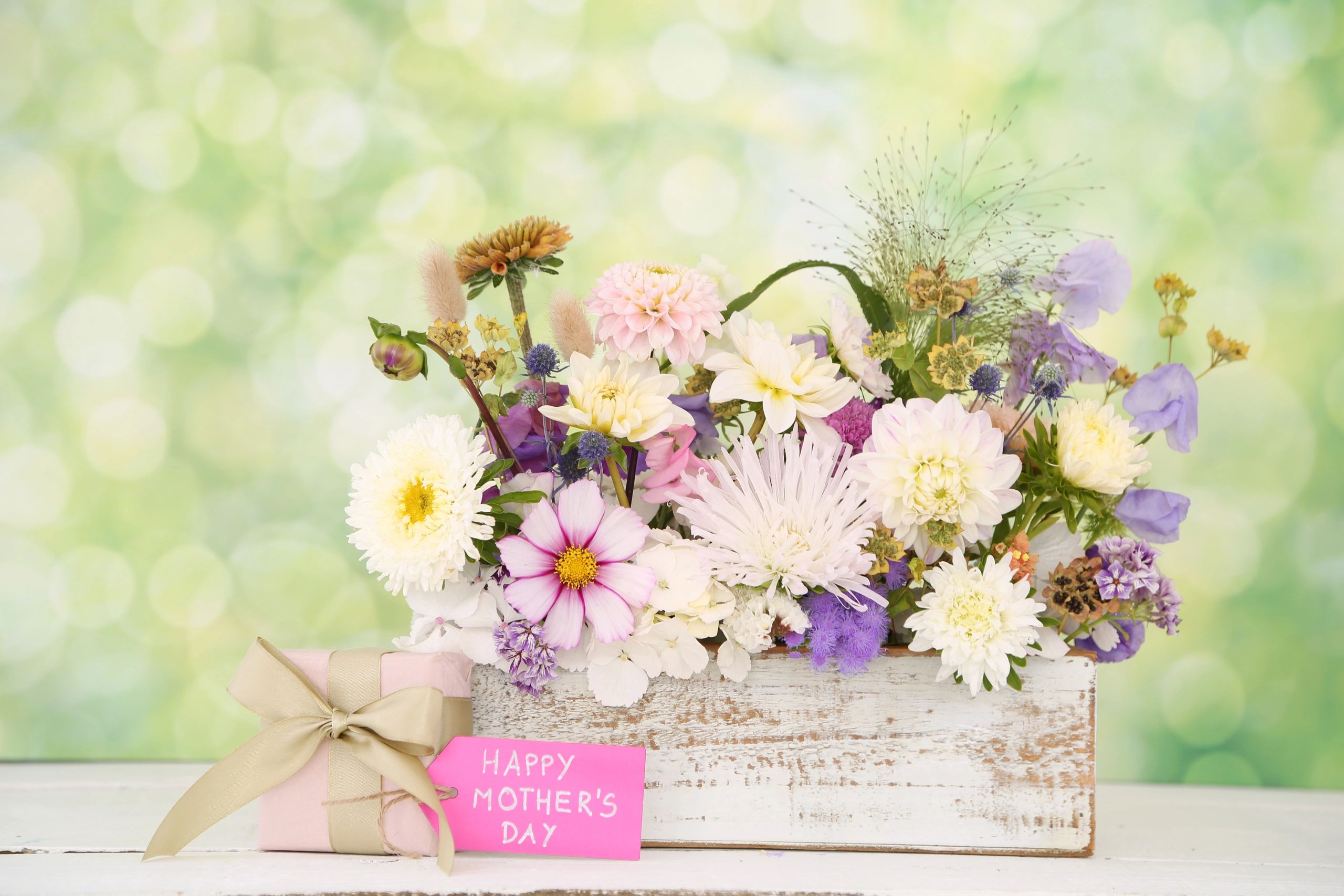 Romantic flower arrangement in soft tones